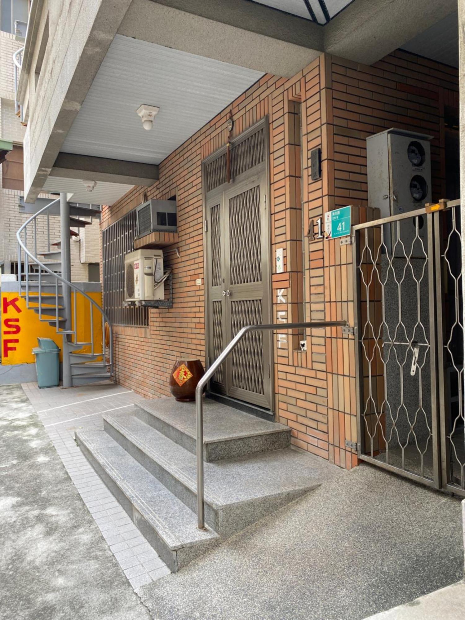Ksf B&B Tainan Luaran gambar
